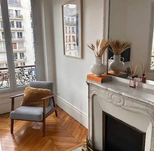 Superbe 17eme 55m2 Lägenhet Paris